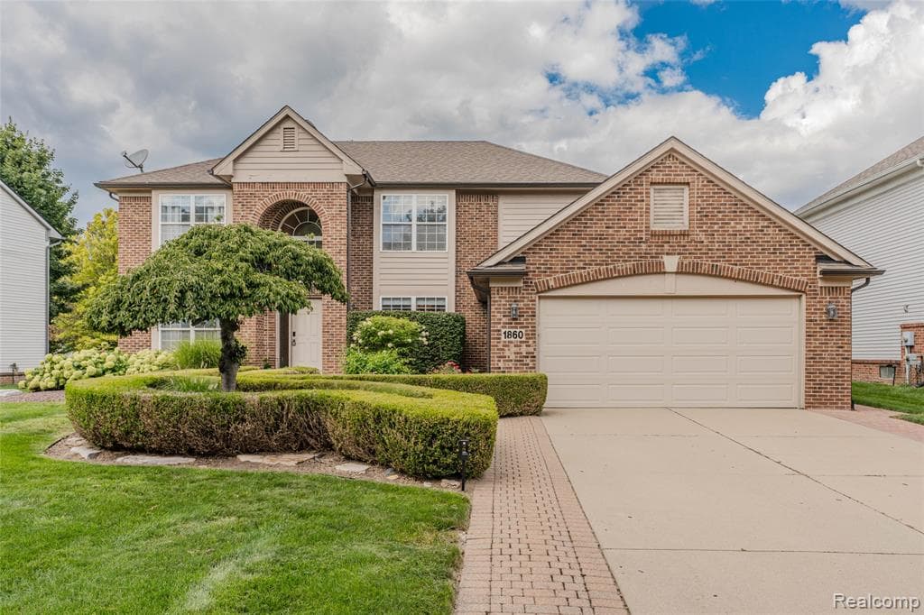 1860 Twin Sun Circle